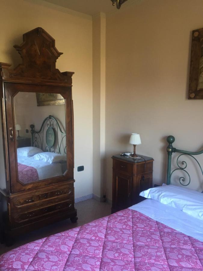 Отель La Ginestra Castel San Lorenzo Экстерьер фото