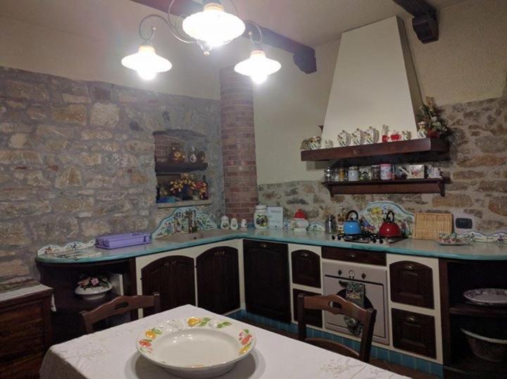 Отель La Ginestra Castel San Lorenzo Экстерьер фото