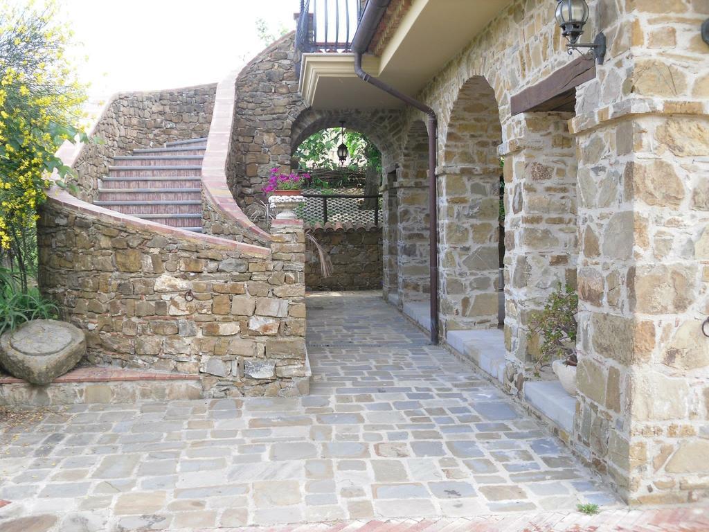 Отель La Ginestra Castel San Lorenzo Экстерьер фото
