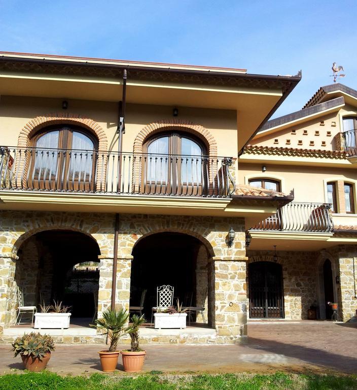 Отель La Ginestra Castel San Lorenzo Экстерьер фото