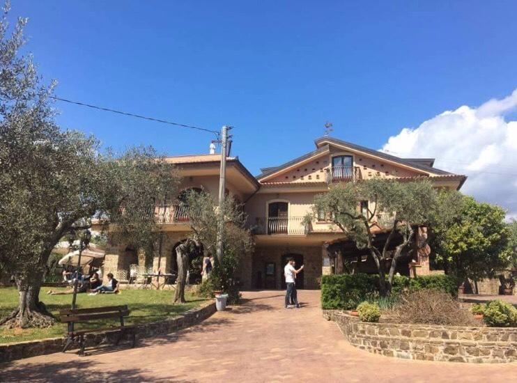 Отель La Ginestra Castel San Lorenzo Экстерьер фото