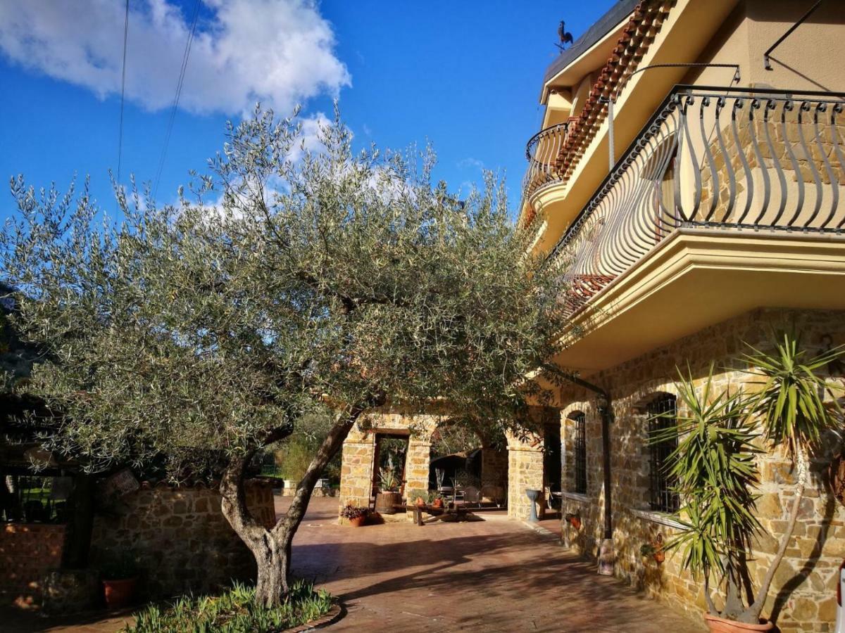Отель La Ginestra Castel San Lorenzo Экстерьер фото